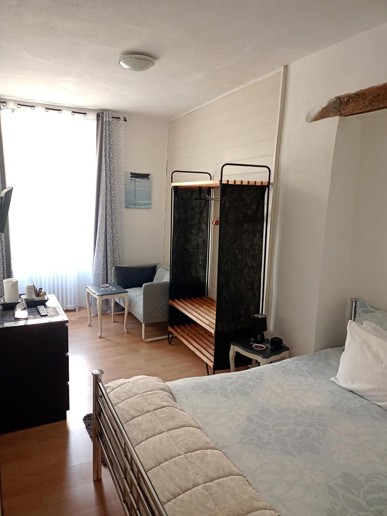 Maison Lapeyriere Le Dorat Bagian luar foto